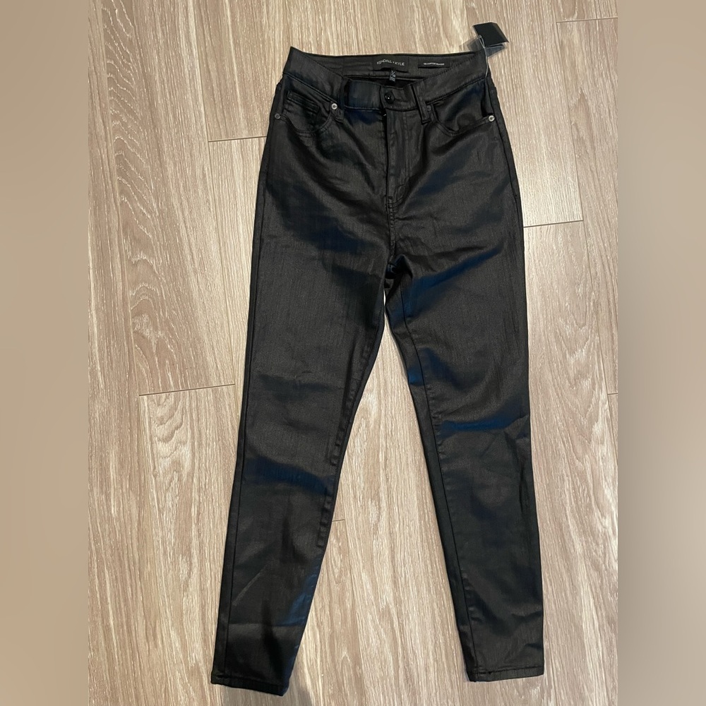 Kendall + Kylie The Kontour High Rise Skinny Jeans in Coated Black